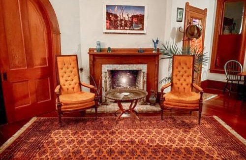 Duckpond Apartment | Downtown Historic Victorian Charmer Sleeps 7