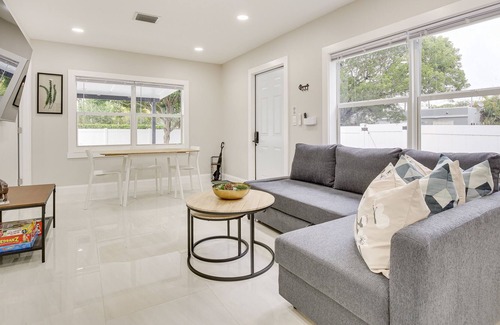 Downtown Hollywood House | Downtown Hollywood Vacation Rental w/ Patio!