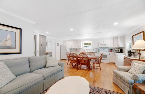 Morehead City House | Downtown home 1 block from waterfront with patio, front porches, streaming