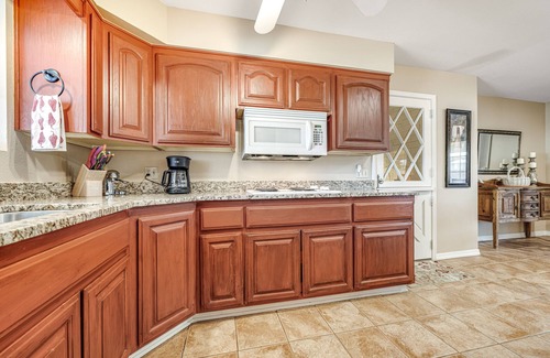 East Mesa House | Downtown Home w/Enclosed Yard, Gas Grill, Free WiFi, Central A/C, Washer/Dryer