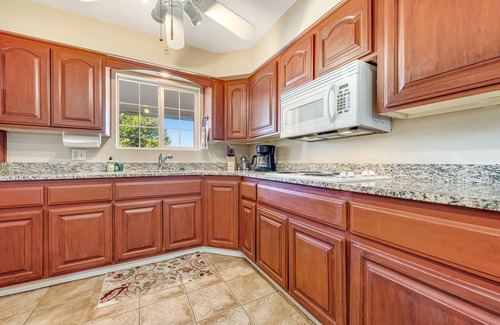East Mesa House | Downtown Home w/Enclosed Yard, Gas Grill, Free WiFi, Central A/C, Washer/Dryer