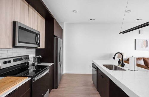 Mile Square Apartment | Downtown Indy Luxury Stay