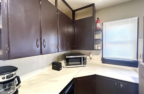 Wichita House | Downtown Location W/Washer & Dryer!