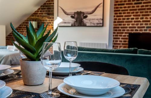 Centre Ville Apartment | DOWNTOWN LOFT - CENTRE VILLE - WiFi - NETFLIX