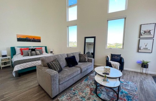 Historic Filipinotown Apartment | Downtown Los Angeles Skyline balcony view Modern Penthouse