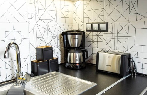 Thessaloniki City Centre Apartment | Downtown Luxury Boutique Suites : The Yellow Suite