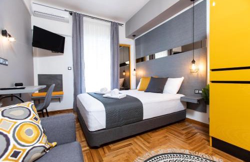 Thessaloniki City Centre Apartment | Downtown Luxury Boutique Suites : the yellow suite