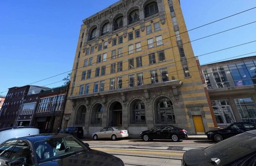 Downtown Memphis Apartment | Downtown Luxury Condo Memphis in May Ready