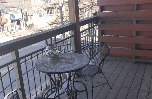 Estes Park Condo | Downtown Luxury Loft- Enjoy the Mountains in the Heart of Downtown Estes Park