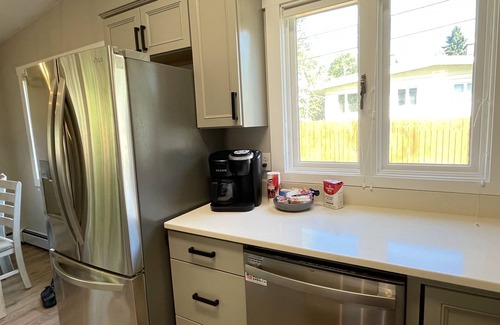 South Addition House | Downtown Luxury Sleep Number Beds near West Chester & Coastal Trail. Sleeps 4-6