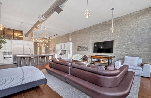 Traverse City Apartment | Downtown Luxury Traverse City Loft Union/State St
