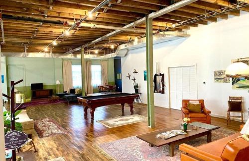Central Business District Apartment | Downtown Lynchburg REAL loft living Va Virginia