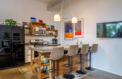 Central Business District Apartment | Downtown Lynchburg, Vault Loft, 1,500 sq. ft., Va