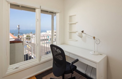 The Strand Apartment | Downtown Manhattan Beach Getaway, Ocean Views, Walk to Beach and Restaurants!