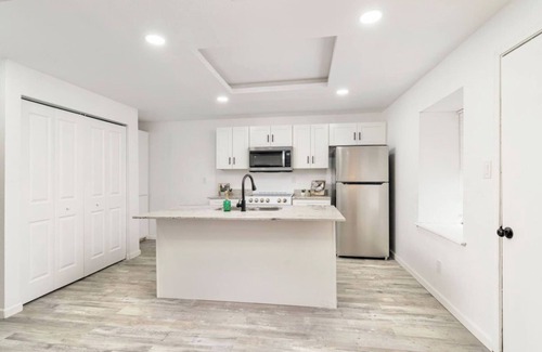 McAllen House | Downtown McAllen - Sleeps 10