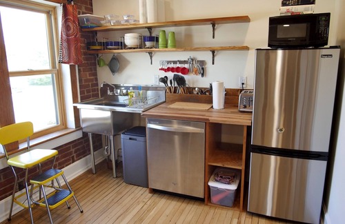 Luray Apartment | Downtown Modern Historic Apartment 2 mile Greenway Creek Trail above Coffee Shop