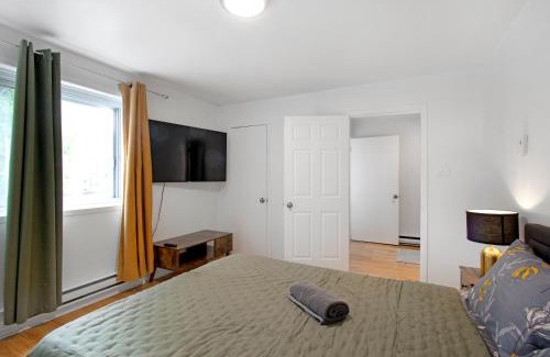 Saint Henri Apartment | Downtown Montreal-3Bedroom Apart-Prime Location