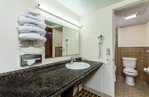 Gaylord Hotel | Downtown Motel
