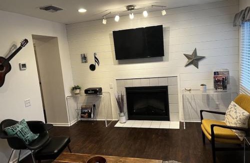 North Capitol Apartment | Downtown Nashville Riverfront unit 762