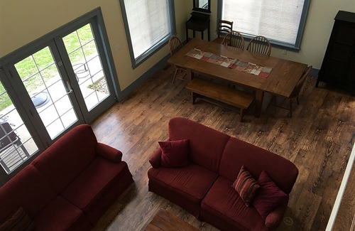 Nauvoo House | Downtown Nauvoo Sleeps 28 Barlow Manor!