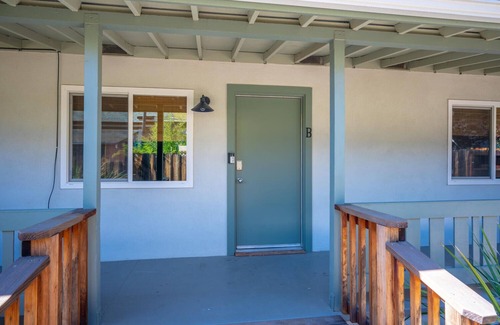 Paso Robles Cottage | Downtown Neon Pink Chalet