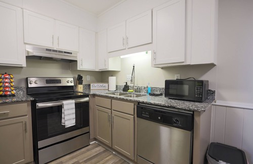 Crestline Heights Apartment | Downtown Oasis Close to Hospitals & UAB Campus