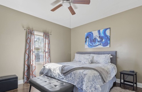 Biloxi House | Downtown Ocean Springs home. Quaint & Comfy!