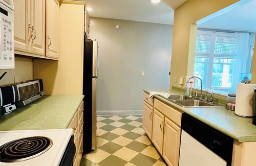 Biloxi Apartment | Downtown Ocean Springs in the Middle of it All!