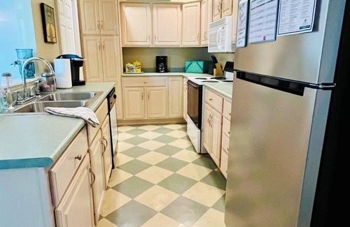 Biloxi Apartment | Downtown Ocean Springs in the Middle of it All!