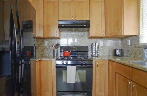 Stanford House | Downtown Palo Alto/Stanford 2 Bdrm