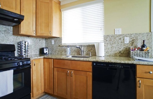 Stanford House | Downtown Palo Alto/Stanford 2 Bdrm