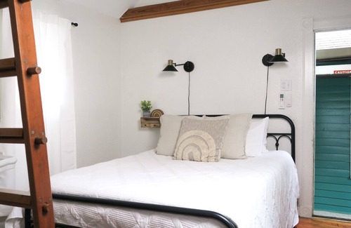 Eureka Springs Historic District House | Downtown Parking Fox Den at The Mary Margaret