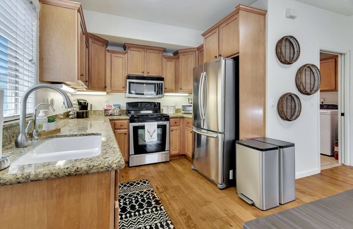 Paso Robles House | Downtown Paso: Sip N Sleepz 3 Bed/2.5 Bath