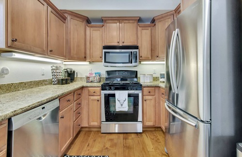 Paso Robles House | Downtown Paso: Sip N Sleepz 3 Bed/2.5 Bath
