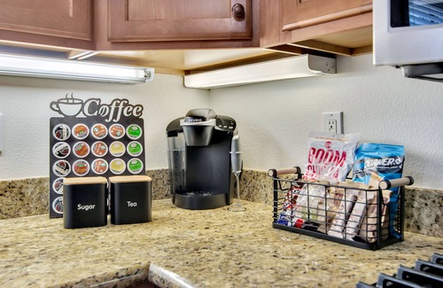 Paso Robles House | Downtown Paso: Sip N Sleepz 3 Bed/2.5 Bath