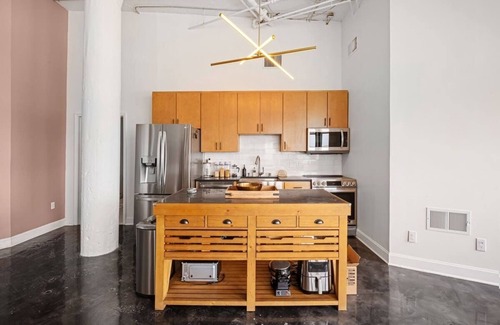 West Main Historic District Apartment | Downtown Penthouse Duplex