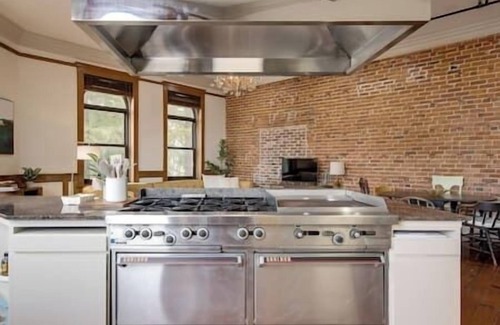 Downtown Apartment | Downtown Penthouse with Commercial Kitchen & Gated Parking Sleeps 6