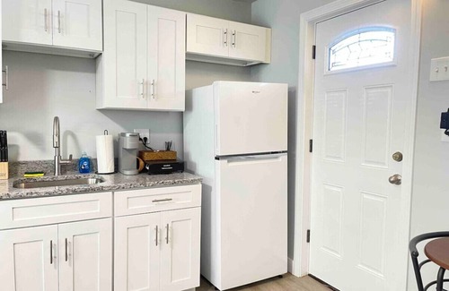 Portsmouth Apartment | * * Downtown Portsmouth | Mins to Maine | Beaches*