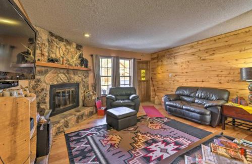 Red River House | Downtown Red River Retreat with Mtn Views and Yard