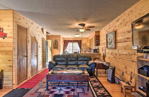 Red River House | Downtown Red River Retreat with Mtn Views and Yard
