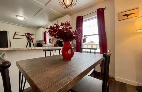 Ironwood Condo | Downtown "Red Room" at Villages on Aurora