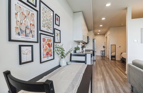 Downtown Apartment | Downtown Redmond Apartment- 94 walkscore