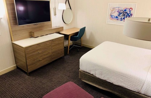 Downtown Columbus Hotel | Downtown Relaxing Holiday ! Pet-Friendly Unit w/Garden, Near Victorian Village!