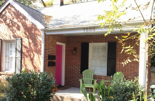 Downtown House | Downtown Retreat-3BR close to everything-Walkable-Newly Renovated-New Everything