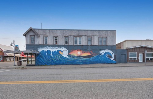 Two Harbors Apartment | Downtown Retreat, Near Parks & Brewery, Unit 3