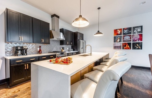 Edgehill House | DOWNTOWN RUBY - ROOFTOP HOT TUB - HEART OF GULCH