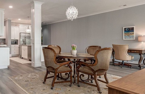 Smithville Apartment | Downtown's NEWEST AIRBNB "THE FIDDLE" !