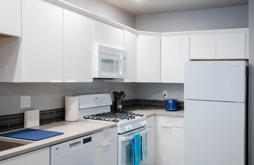 Central Area Apartment | Downtown Salem Oregon Loft Apartment 227 w/decks and parking