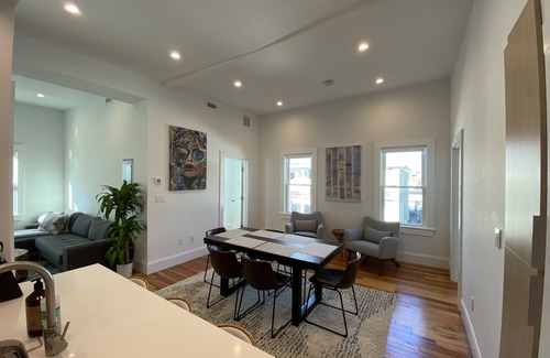 Salem Condo | Downtown Salem - Park & Play Modern 3 Bedroom