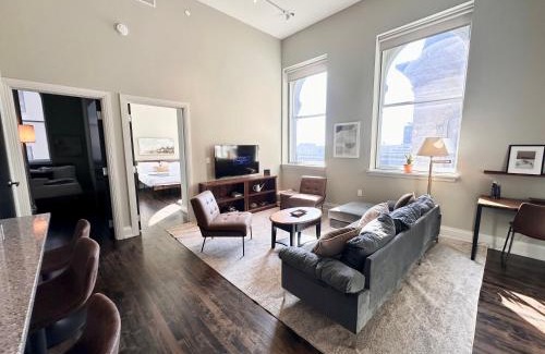 East Town Apartment | Downtown Sleek 2BR Loft